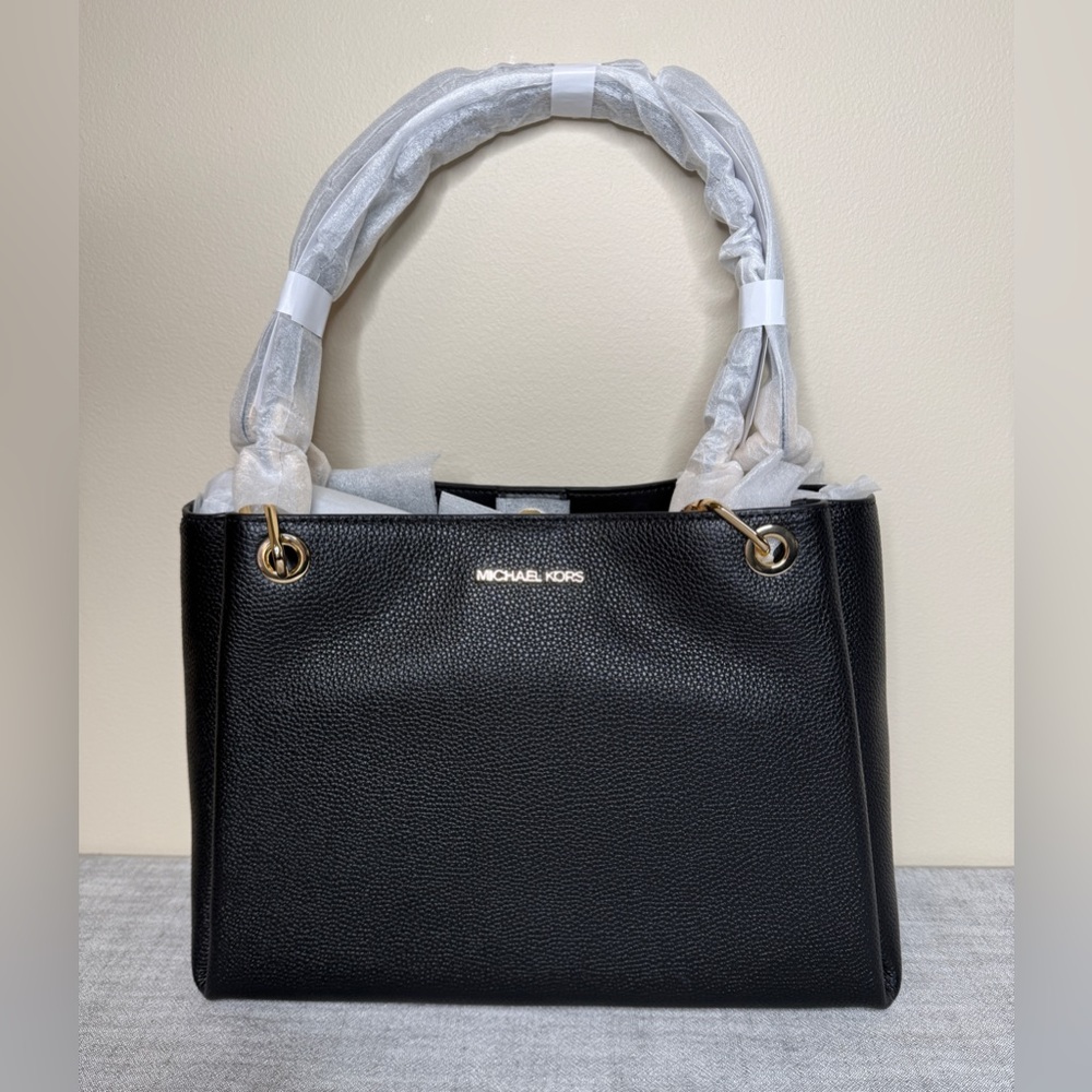 Michael Kors Trisha Large Pebbled Leather Shoulder Bag - Picture 4 of 11